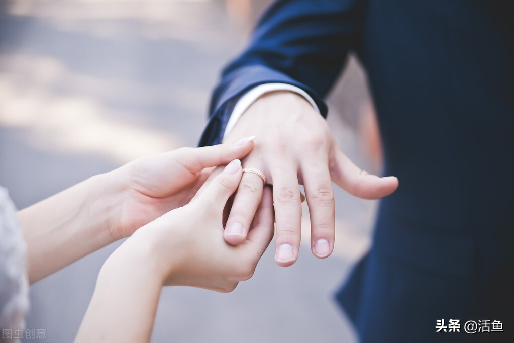 “叛逆”女孩不喜欢继父报假案，警官把她当女儿，助她考上大学