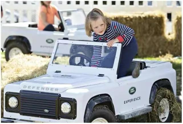 安妮的孙辈,安妮的孙女