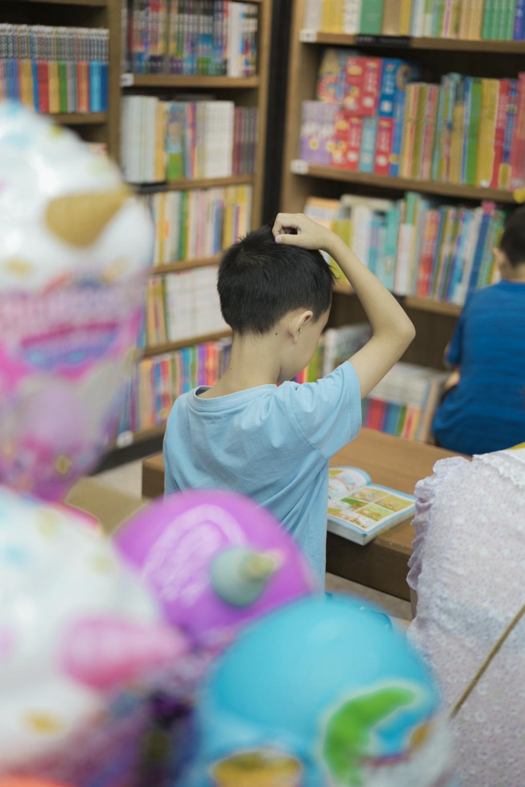 偷听小郡主心声,偷听情报被发现