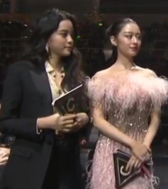 高鼻梁塌却很漂亮的女星,凸嘴短下巴的女人面相