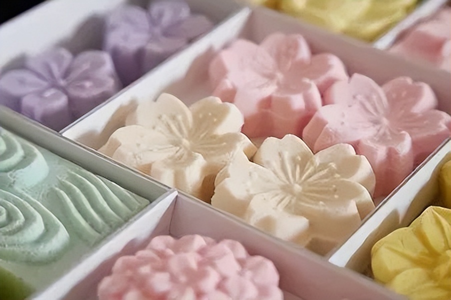 在日本，到底是什么小点心会做得这么精致又馋人呢？