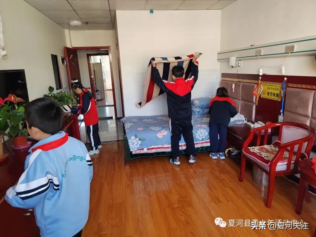 倡孝扬善敬老爱老志愿服务项目,助残爱心义卖传递爱与感恩