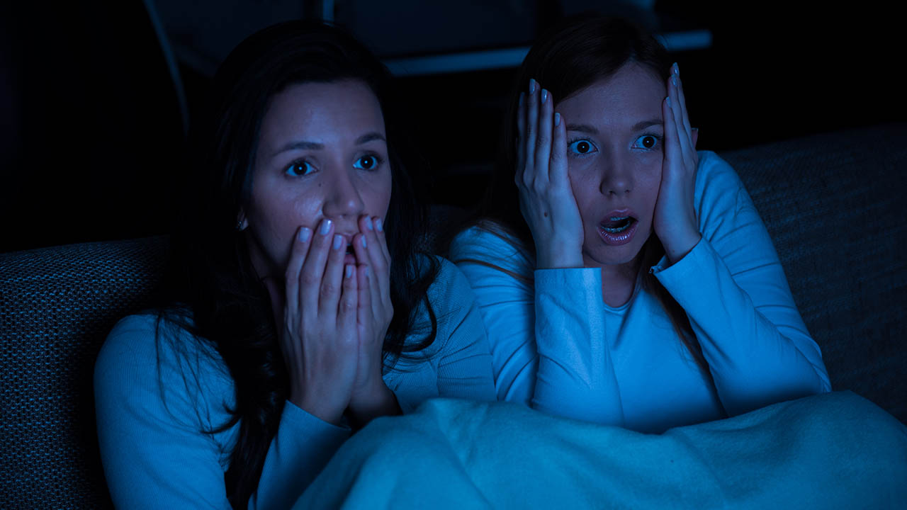 被捉奸在床的害怕、面对死亡的颤抖，人的恐惧究竟是从何而来？