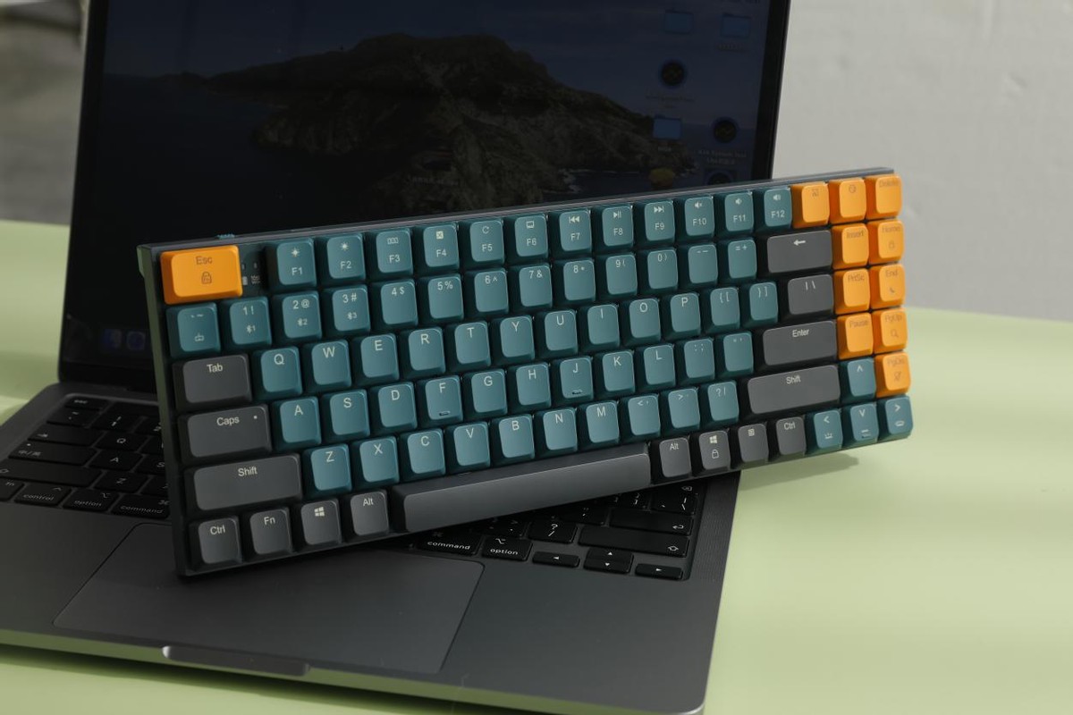 办公界的“Office”来了?绿联ku102矮茶轴机械键盘上手体验