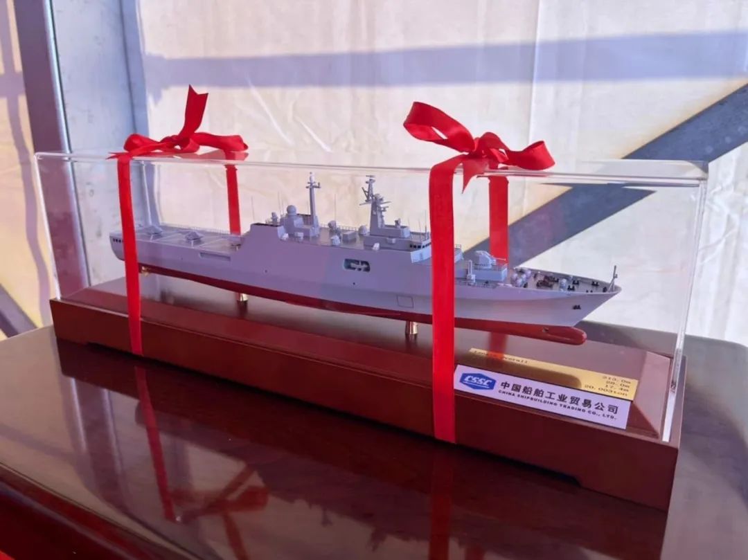 泰国071e舰,泰国071e型综合登陆舰