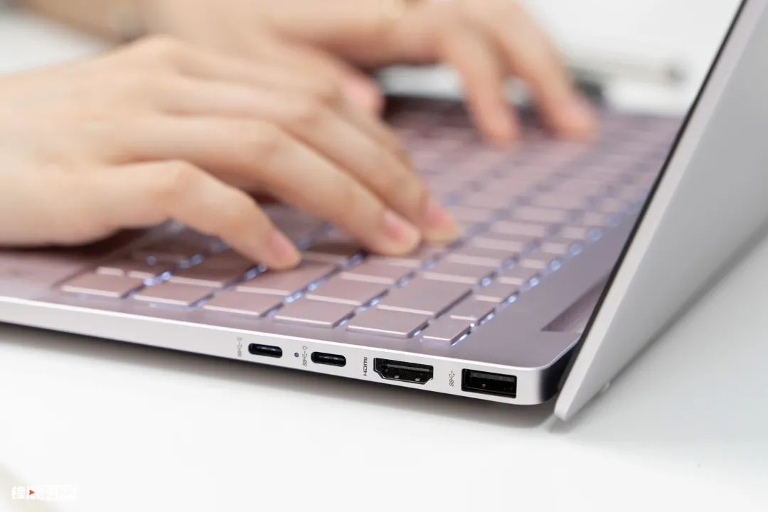 这样一台，出得了厅堂下得了厨房的本本，试问谁不爱呢