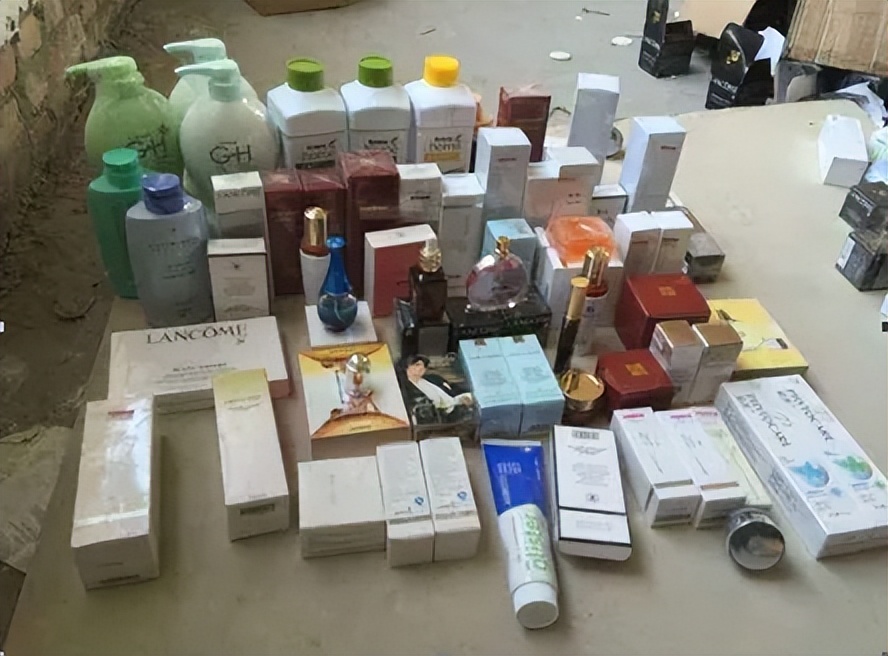 识别假冒化妆品的技巧,假冒化妆品骗局揭秘