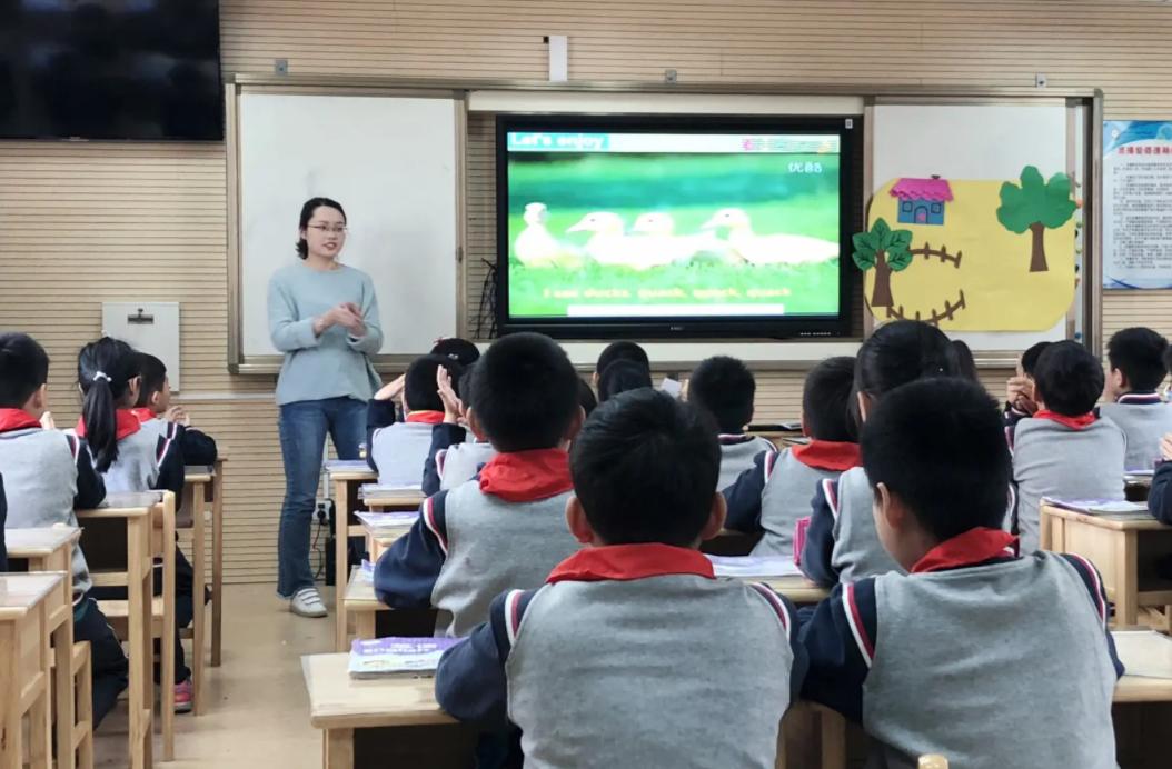 技校女厕兼职事件曝光,女大学生兼职真实事件