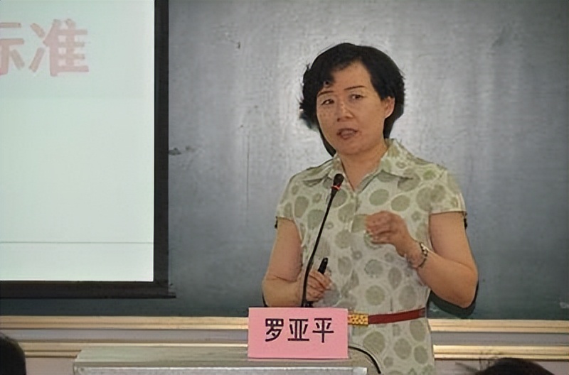 同等体型的母老虎和公老虎谁厉害,三只母老虎