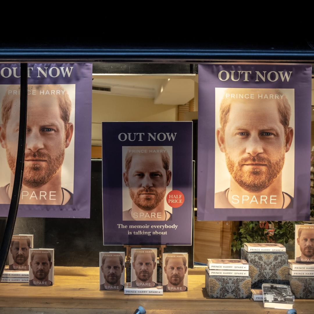 哈里的书都写了啥,哈里王子自传爆料