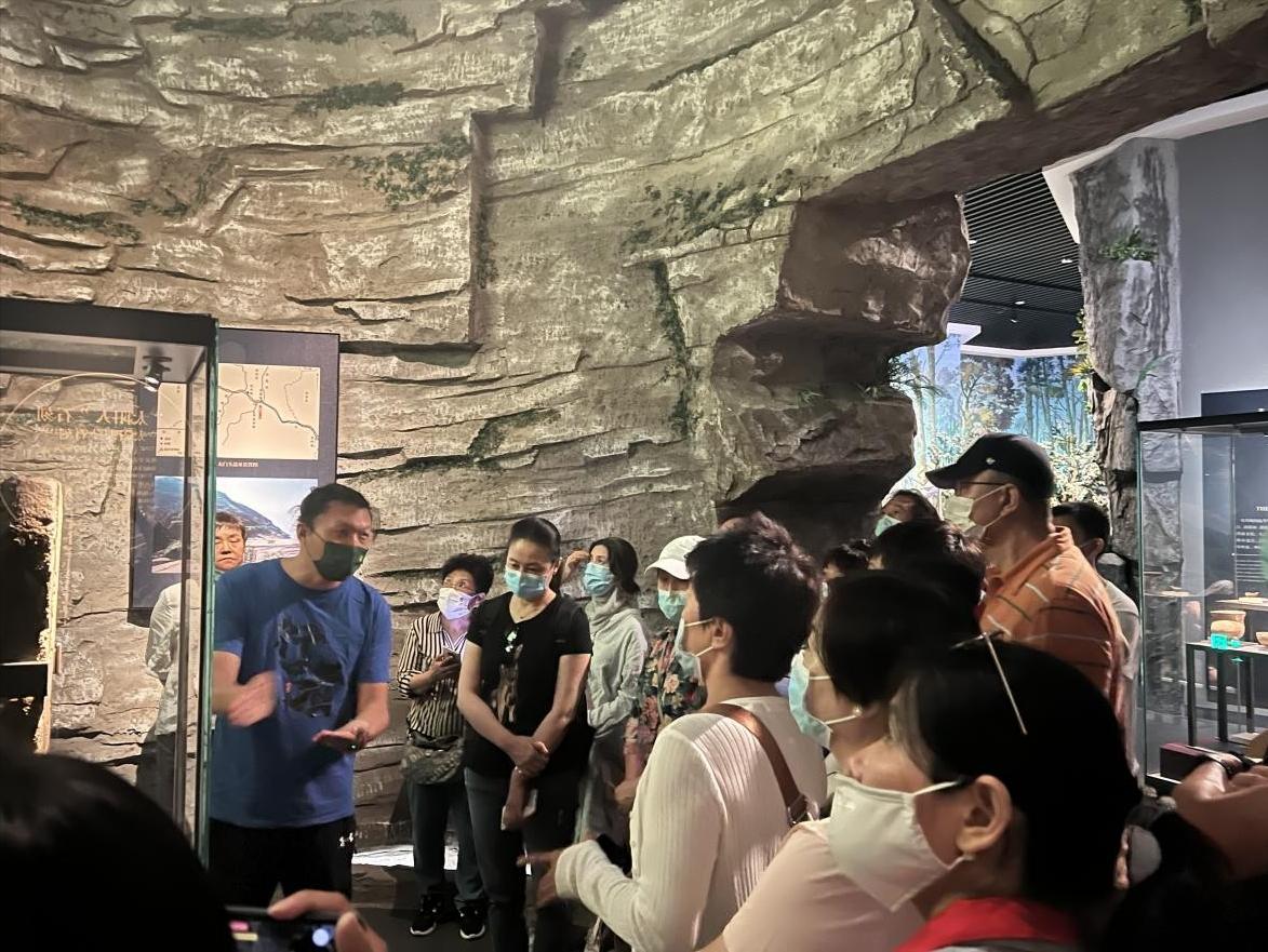 成人出国旅游简单交流英语自学,自学英语旅游