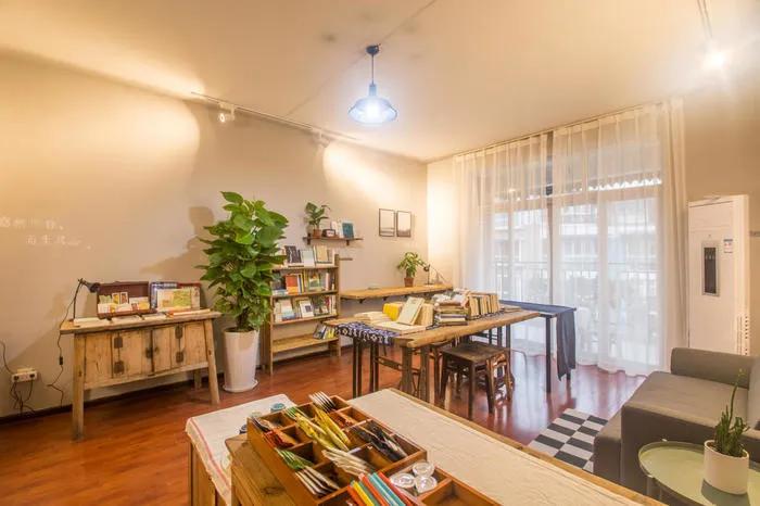 成都到青岛自驾游住宿攻略,成都旅游住宿攻略及费用