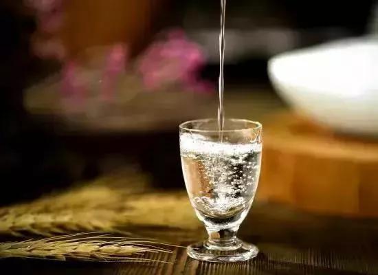 酒是陈的香下一句,酒是陈的香下半句是什么