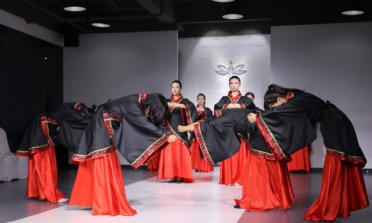 小品中国足球从未被超越,中国足球小品大全