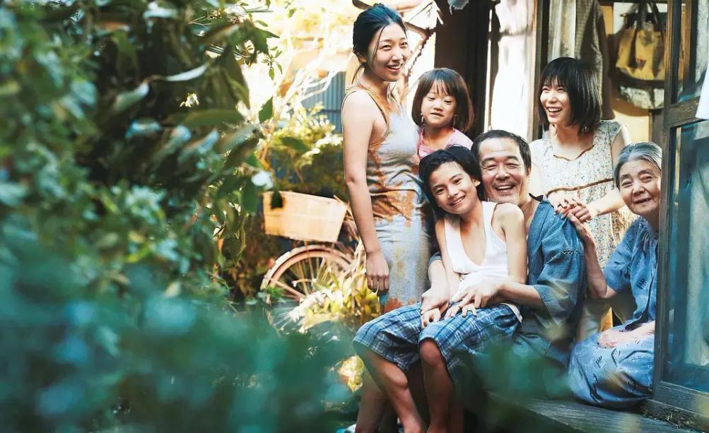 日本电影小偷家族完整版免费看,解读电影小偷家族