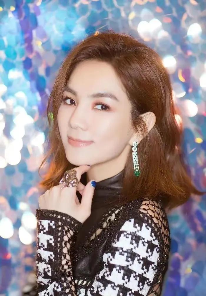 陈嘉桦ella乘风破浪歌曲恋人未满,浪姐陈嘉桦为什么能唱恋人未满
