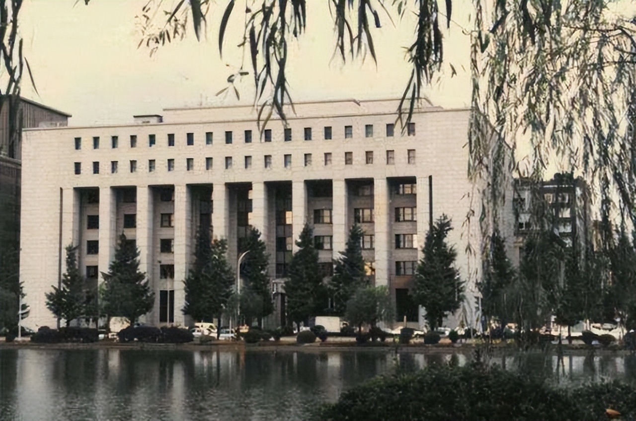 日本娱乐业为什么发达,日本目前暴利行业现状