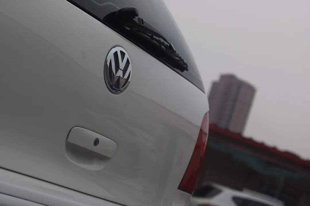 老款大众polo拆解内饰全过程,旧polo翻新视频