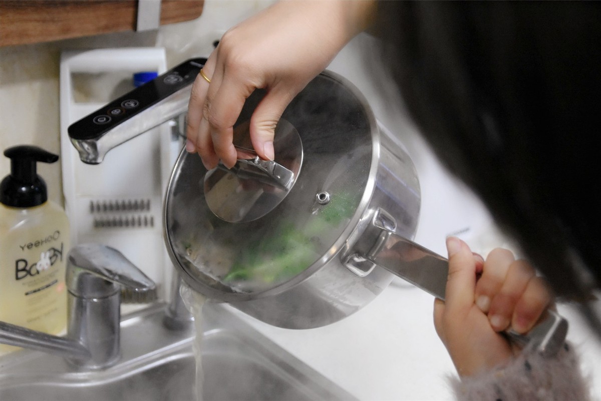 不锈钢锅小奶锅推荐双立人,不锈钢双立人汤锅和珐琅锅的区别