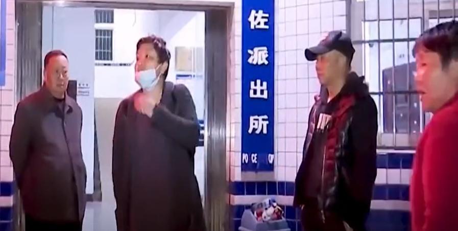 邻居办酒席房门被撬,邻居撬开我房门办婚宴知乎