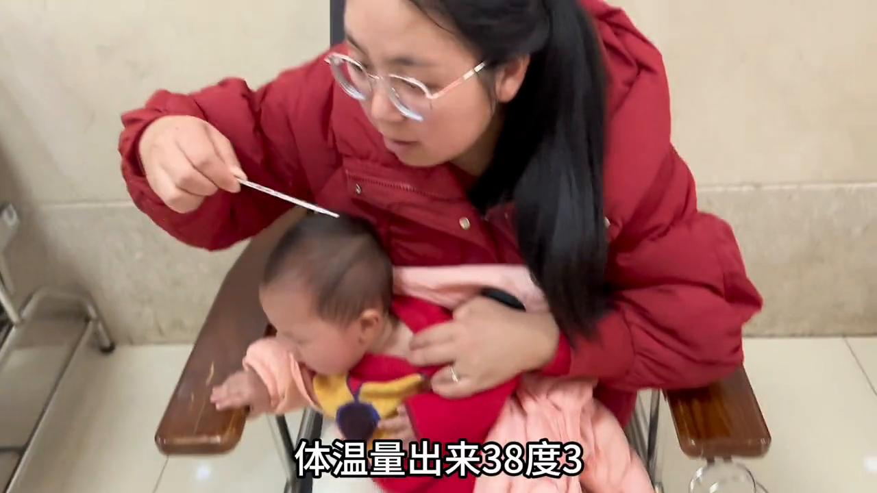 小涵涵明天11个月第一次感冒发烧