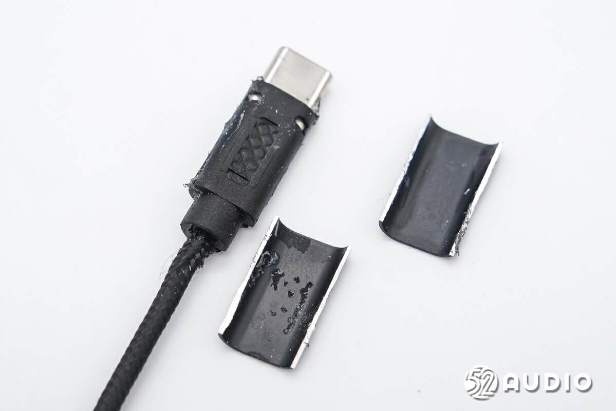 iLuvUSB-Cto3.5mm转换器拆解，高保真音频，24bit/96kHz分辨率