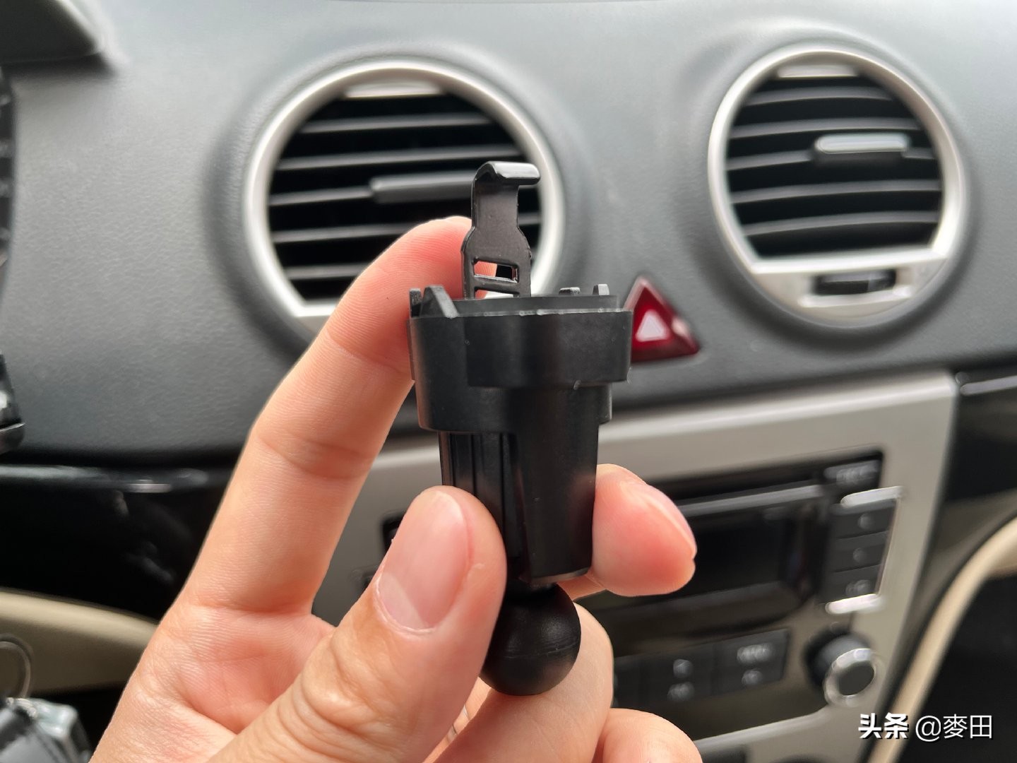 iphone13mini充电无反应,iphone13充电线没有usb