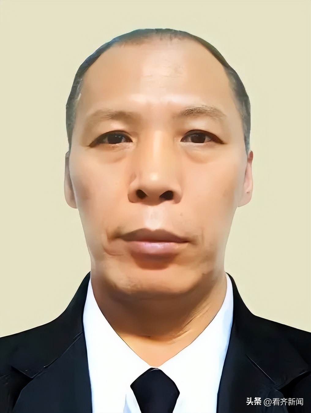 榻愰綈鍝堝皵琛℃按绉佺珛楂樹腑,榻愰綈鍝堝皵琛℃按楂樹腑