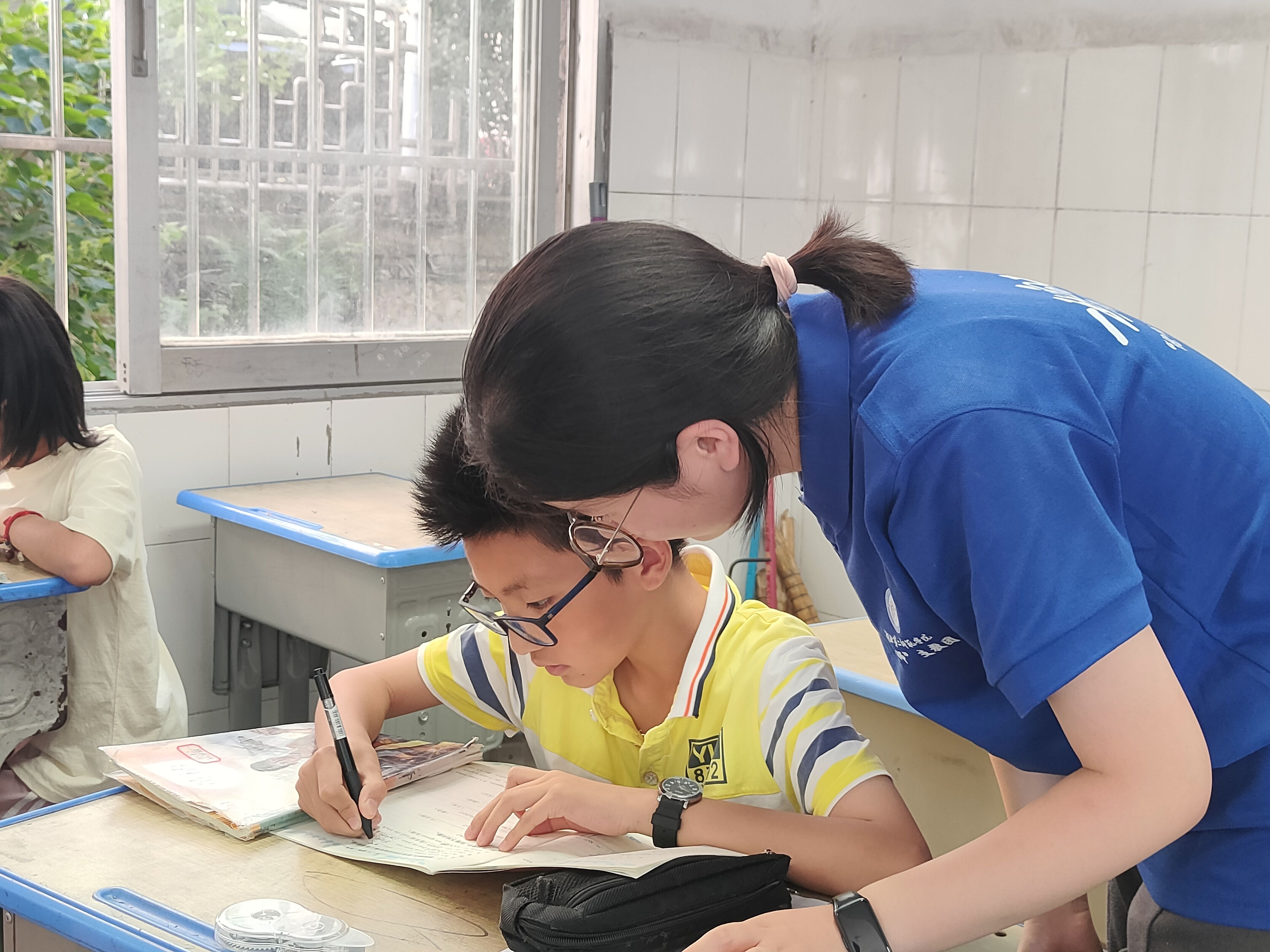 湖北学子三下乡支教总结,湖北学子三下乡爱心支教传递希望