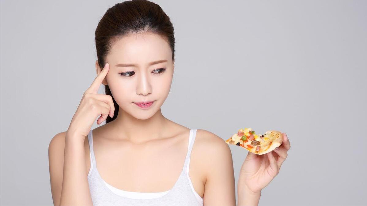 坚持不吃晚饭的人，最后会怎样？除了变瘦，还有4个后果在等着