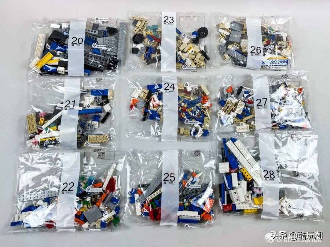 乐高10284诺坎普球场开箱,乐高皇家马德里球场