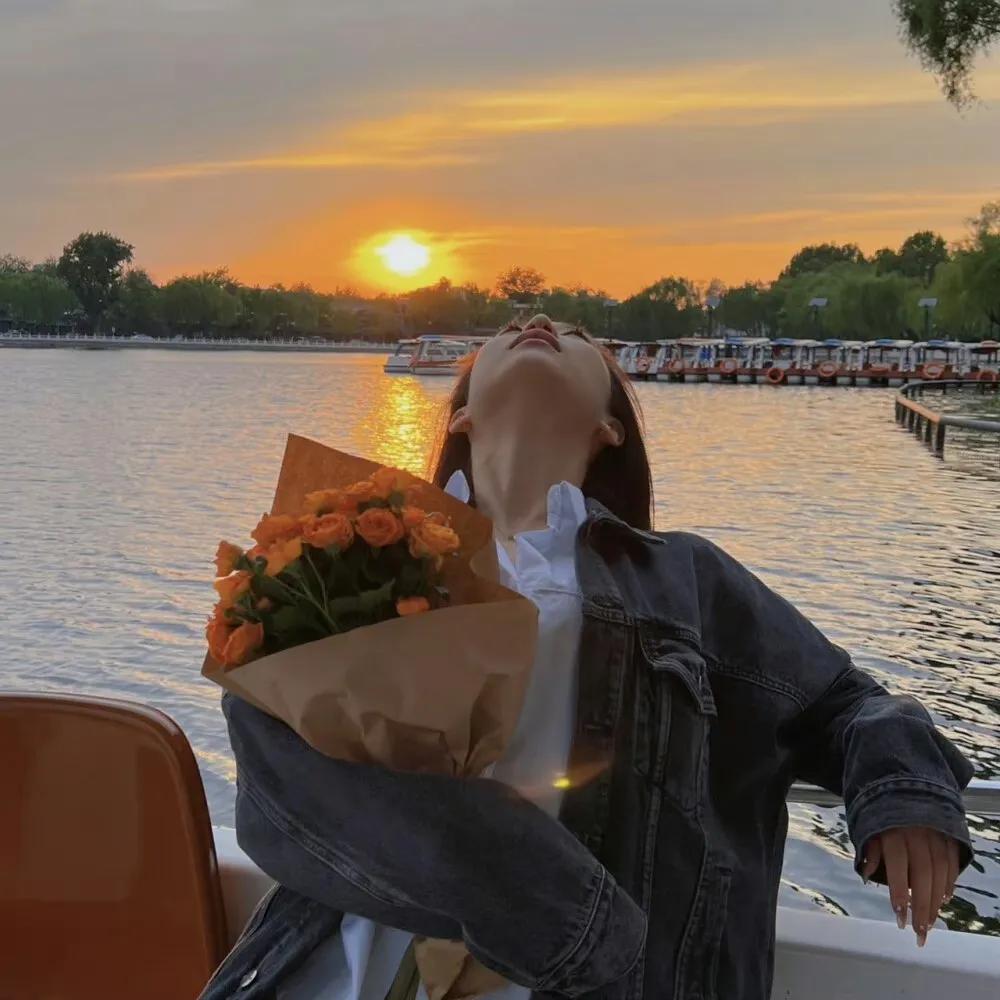 出门旅游的朋友圈文案图片,悠闲旅游必备文案句子图片