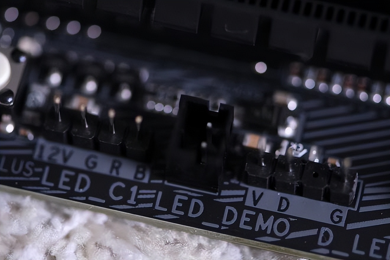 ddr5高时序和低时序玩游戏,ddr5怎么降延迟