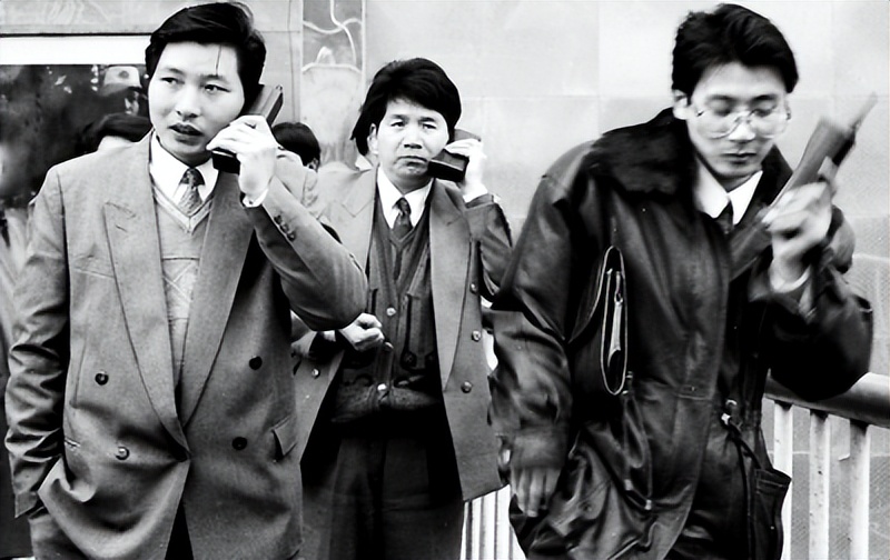 不同年代的人眼中的bb机,大哥大bb机现状