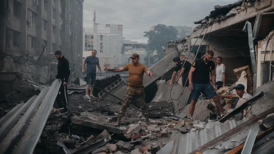 一枚导弹打下2架敌机,导弹精准狙杀将军