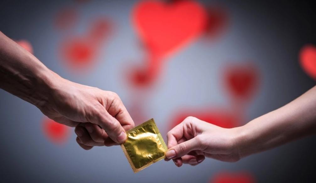 使用安全套,“套”上就完事?6个错误做法,不少男性还没意识到