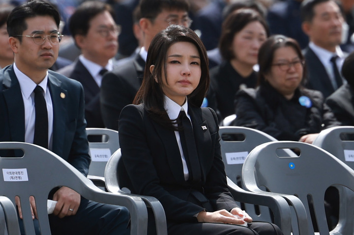 韩第一夫人,韩第一夫人罕见亮相