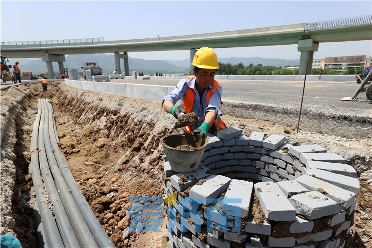 夏色初染泉城一起来找找济南府里的中国色吧~