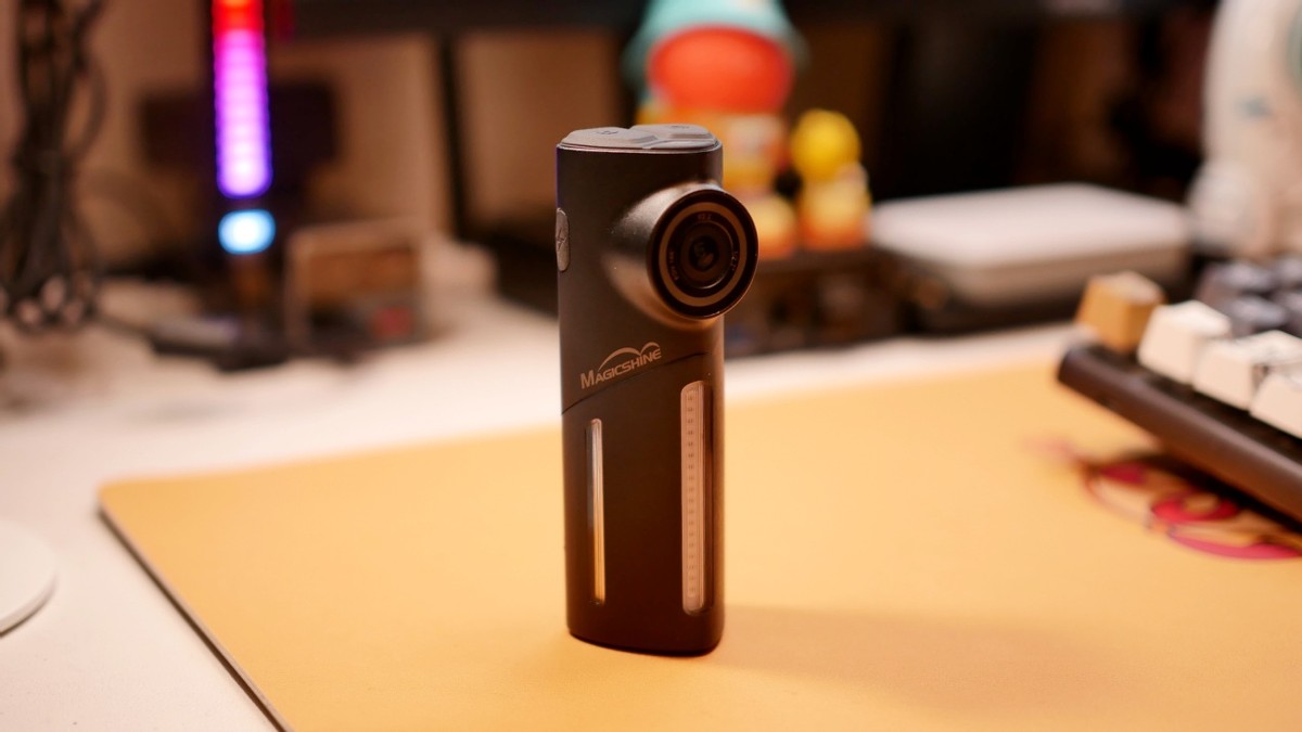 迈极炫seemeedv测评,迈极炫尾灯行车记录仪一直闪白灯