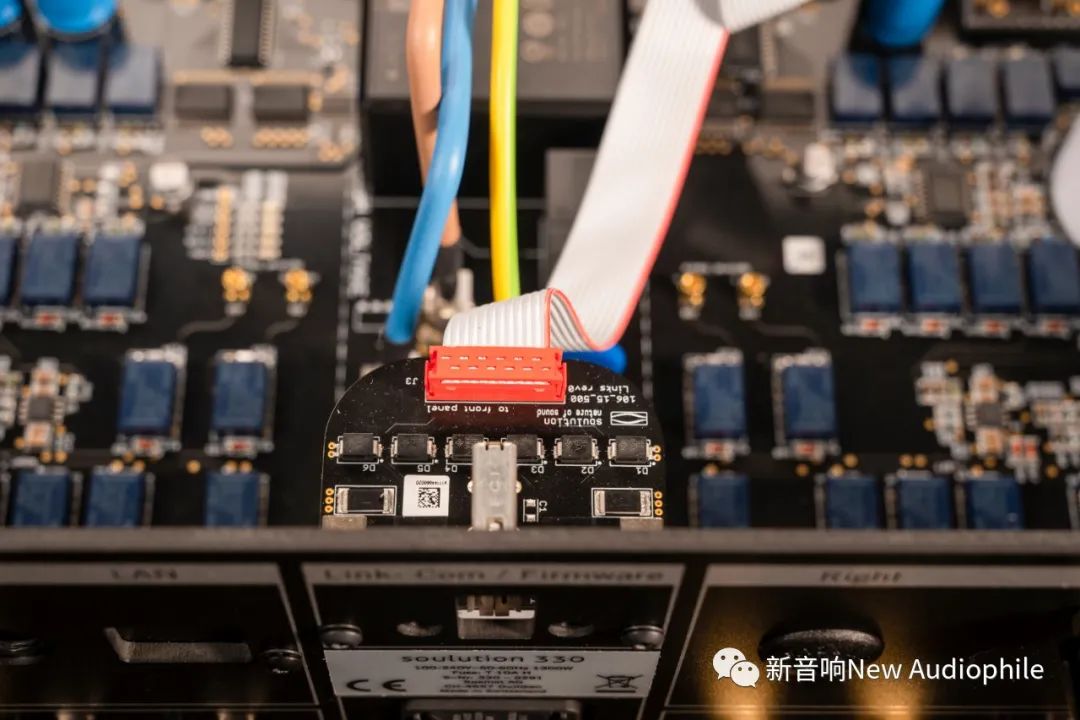 极简主义的极致设计,瑞士登峰330功放