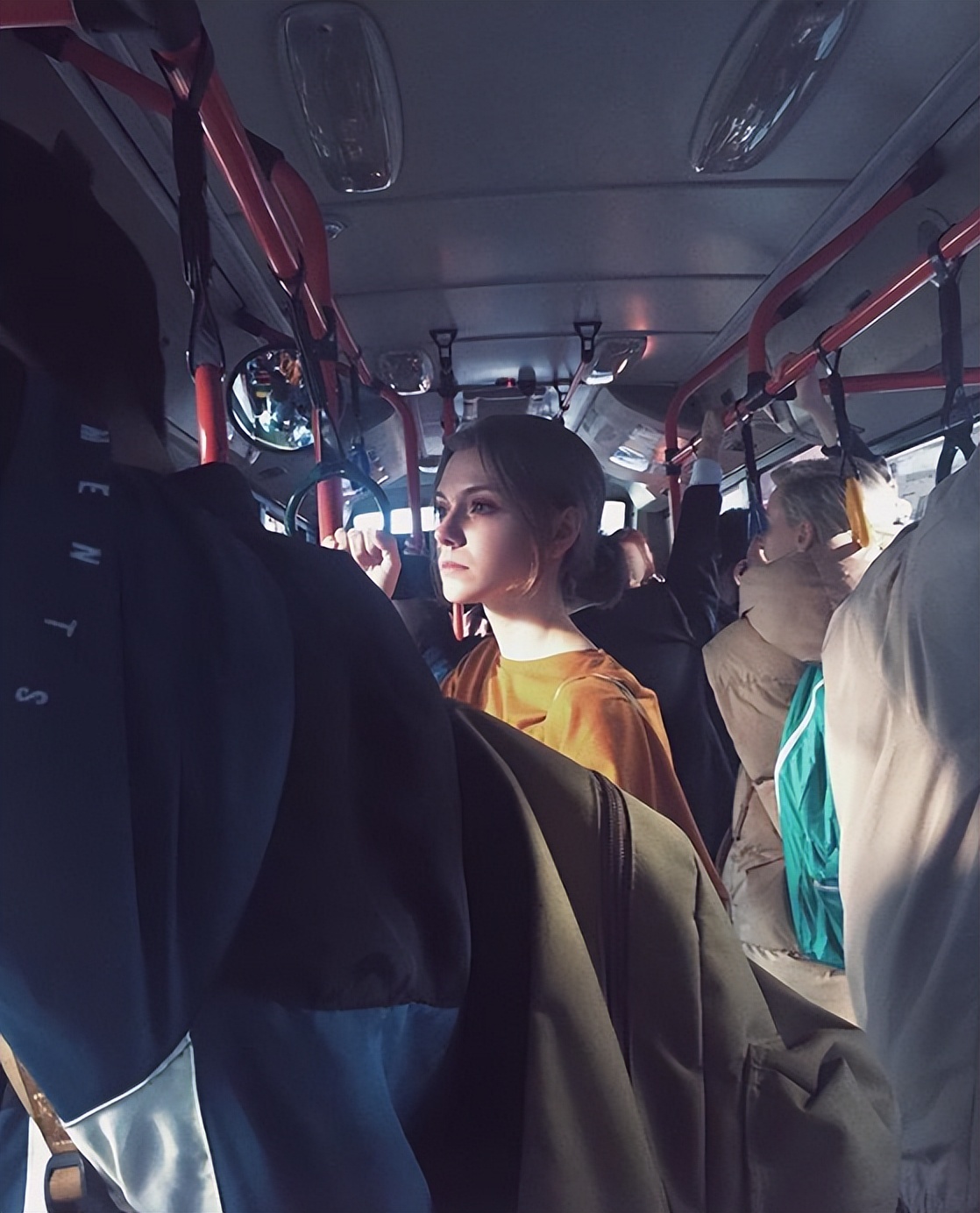 21岁德国模特凭“精灵美貌”火遍亚洲，却突然失踪？牵出黑暗内幕