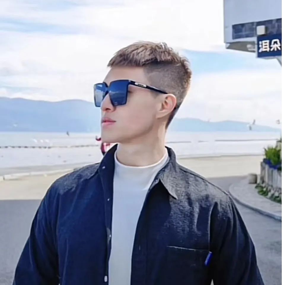 216斤参加前女友的婚礼哭成泪人，3个月减肥近百斤，你若无伤岁月无恙