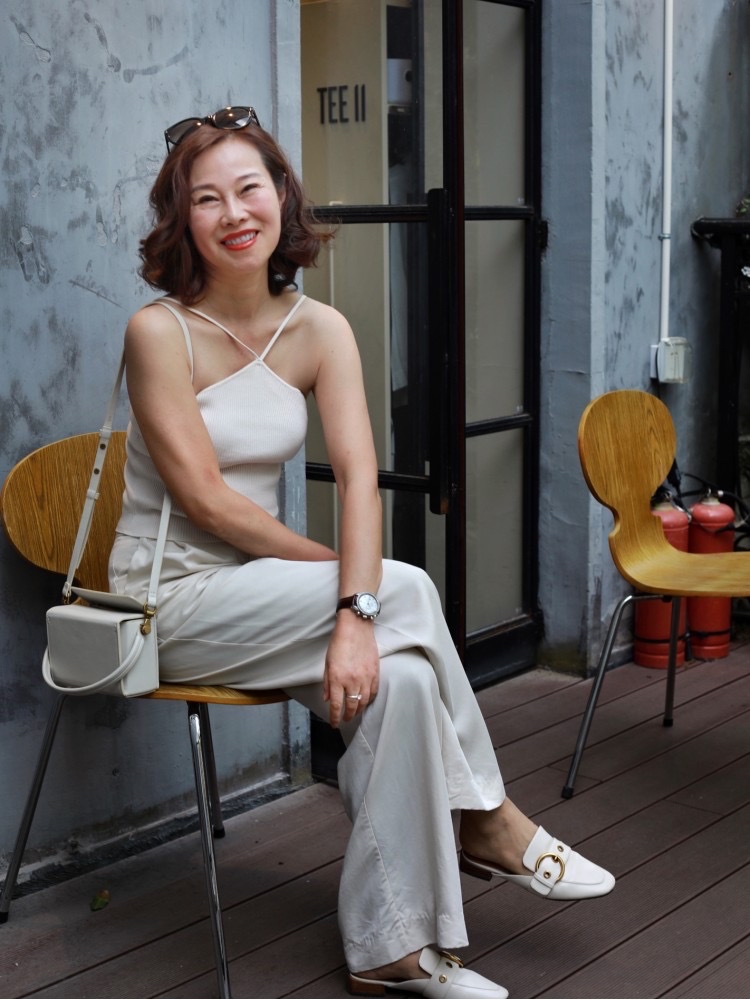 女人过了30穿什么样的裤子才好看,女人上了年纪就应该穿得成熟一点