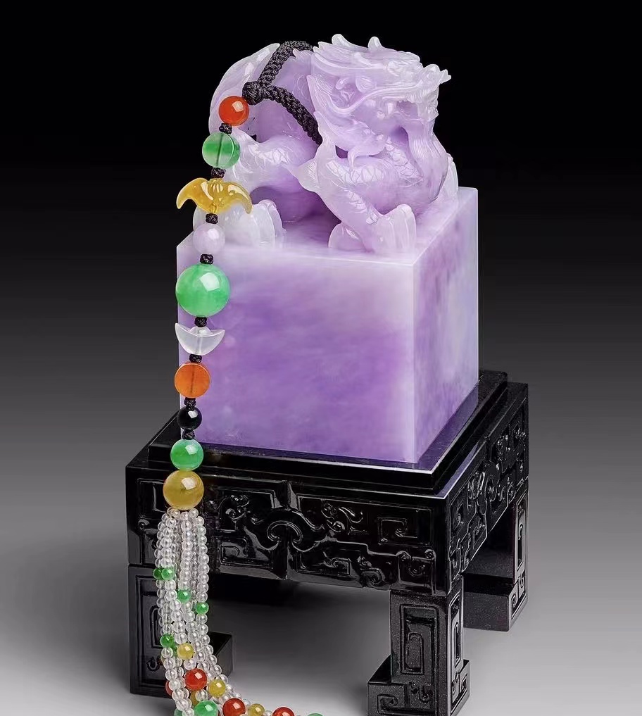 翡翠原石加工定制成品,翡翠原石加工在哪里