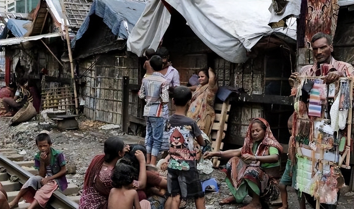 印度女性命运有多惨？参军不是为了保家卫国，而是为了逆天改命