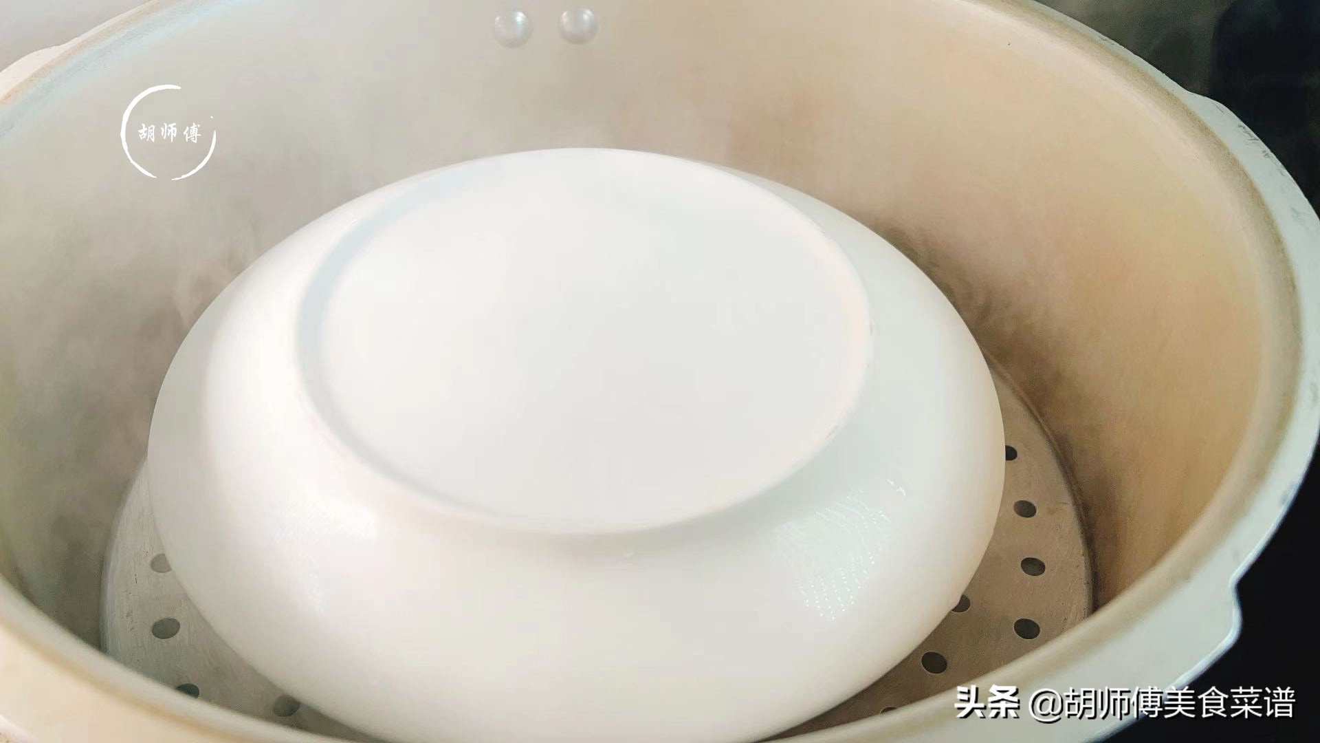 蒸鸡蛋羹的正确做法水跟鸡蛋比例,蒸鸡蛋羹又滑又嫩用倒醋吗