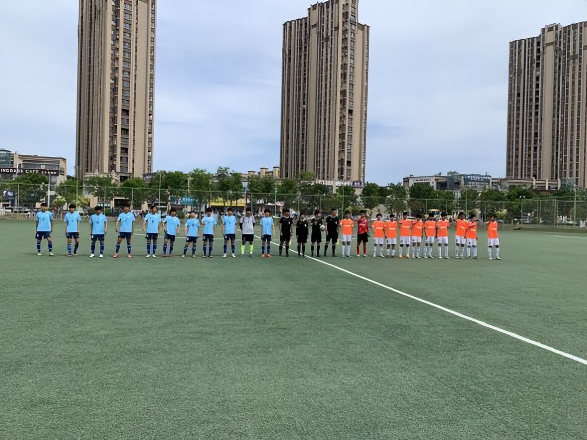 城阳二中足球甲组夺冠,城阳实验二中足球队全国冠军