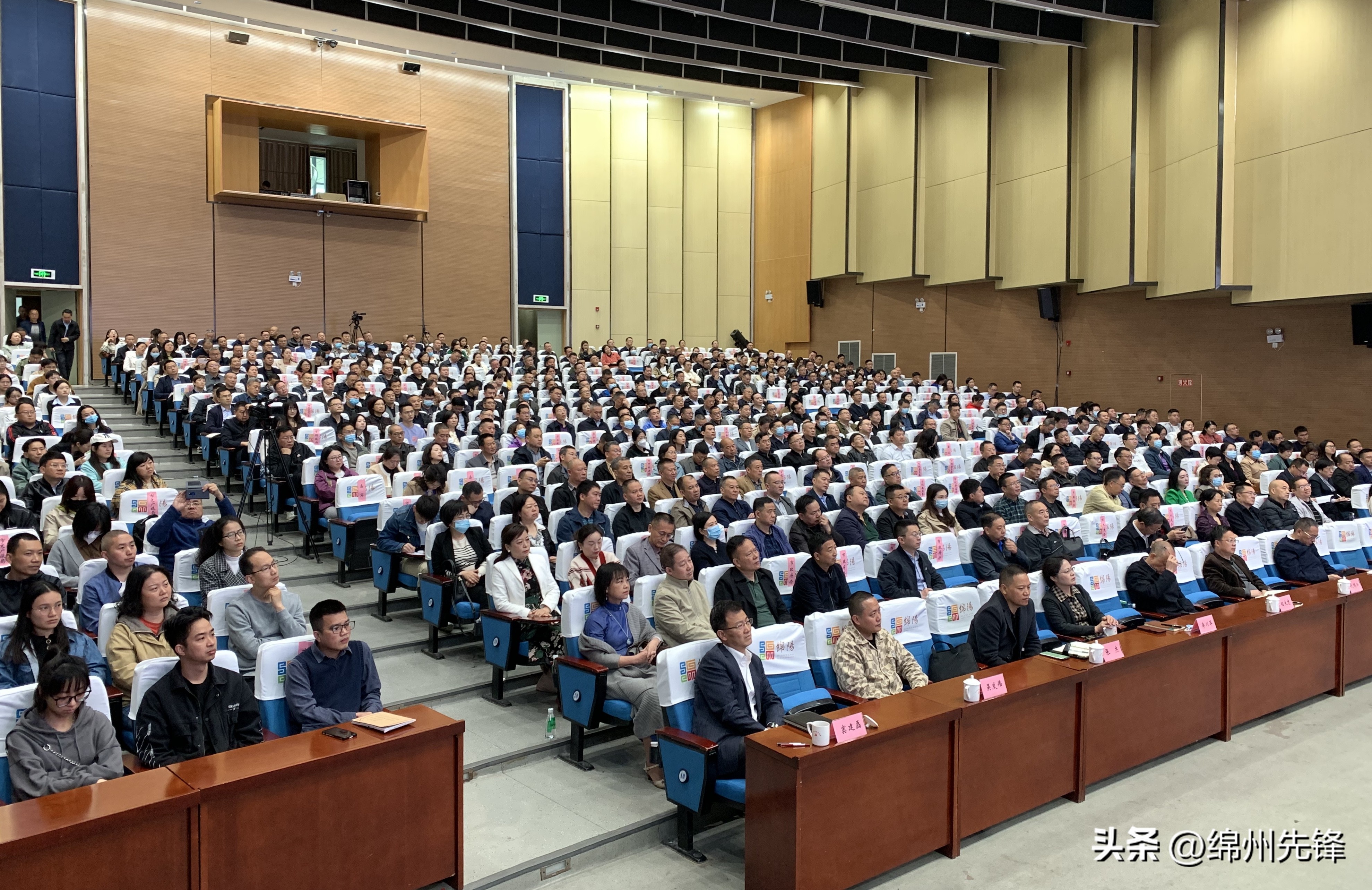 诗仙李白趣历史,唐代风华诗仙李白的传奇一生