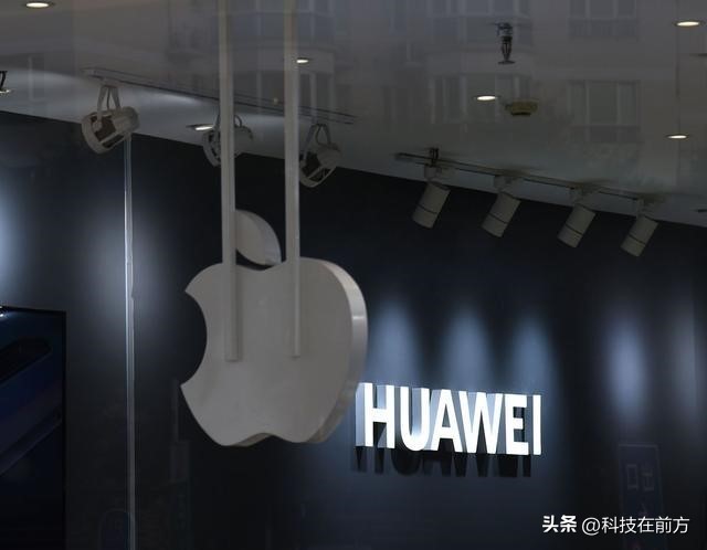 库克转移苹果手机生产线,库克和郭台铭苹果手机