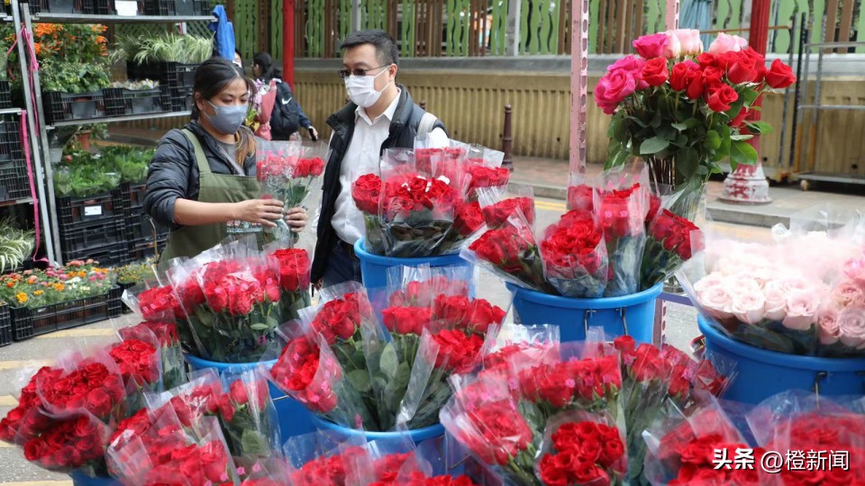 情人节过后男人送女人什么礼物,情人节男士送花给女士